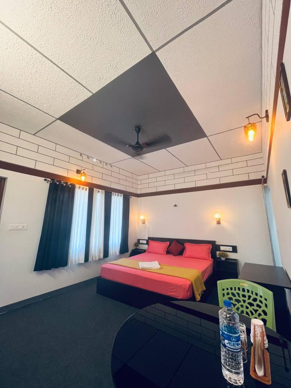 Linn View Home Stay Munnar Phòng bức ảnh